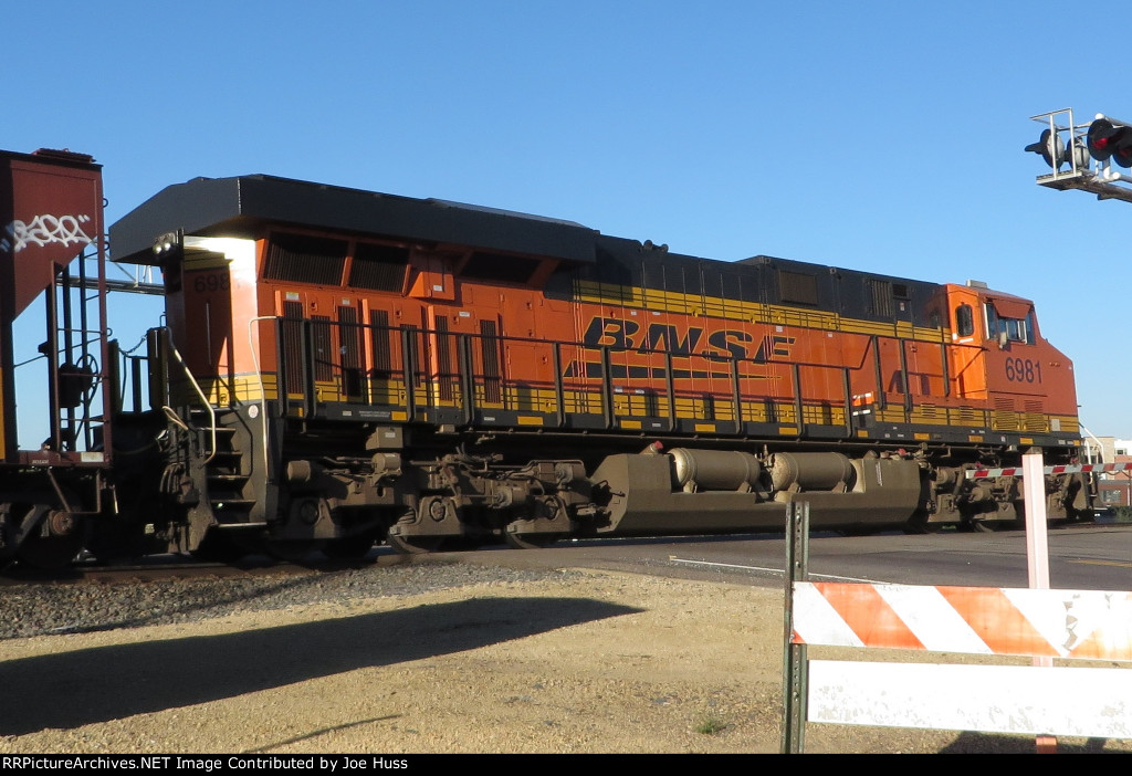 BNSF 6981 DPU